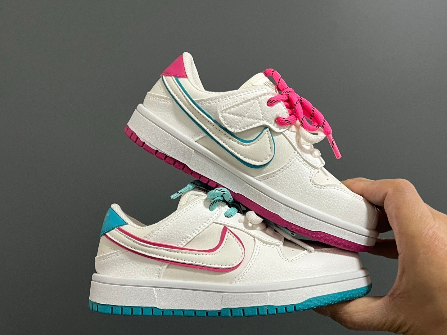 S-shaped low-top co-branded cartoon Velcro