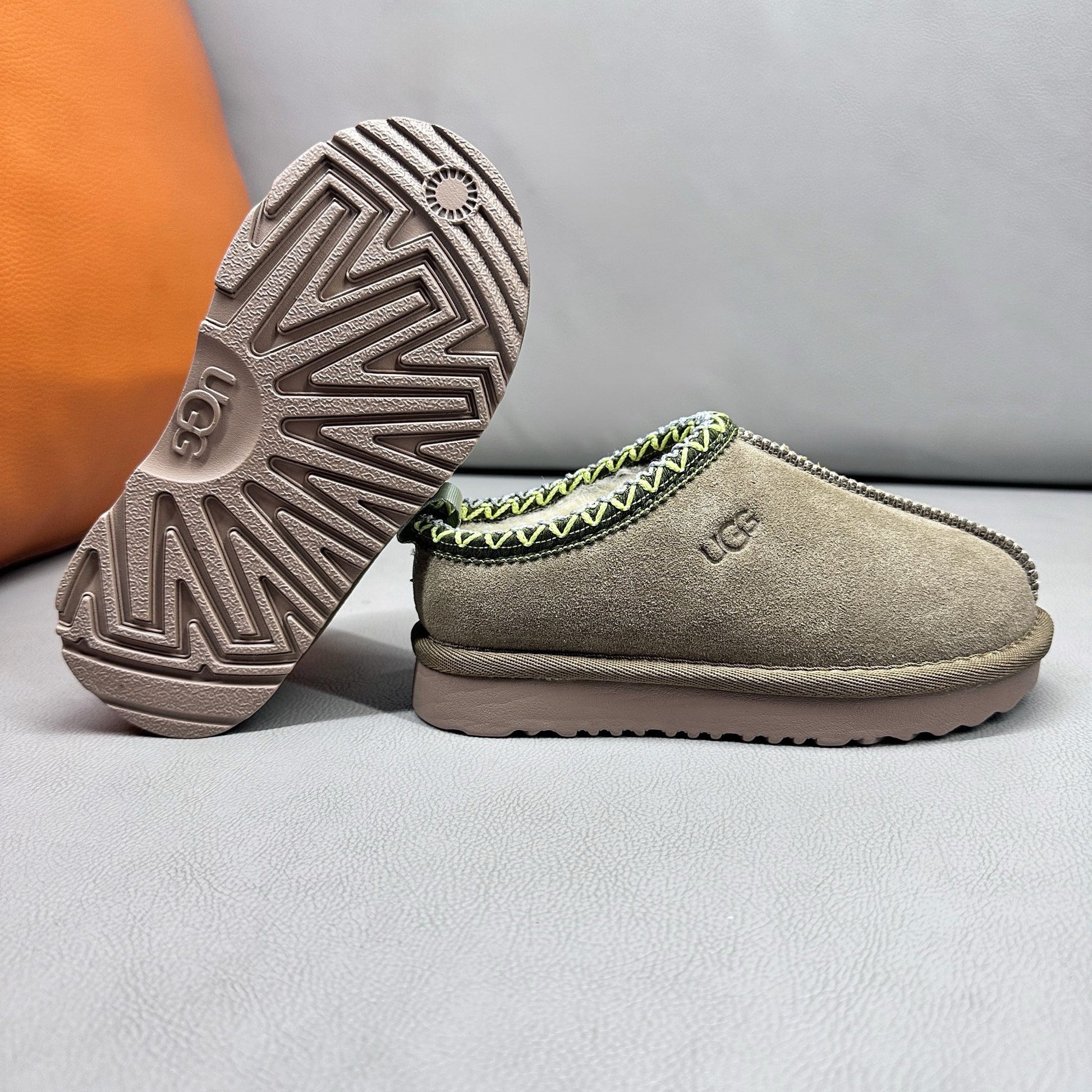 U-GG correct version" light brown"