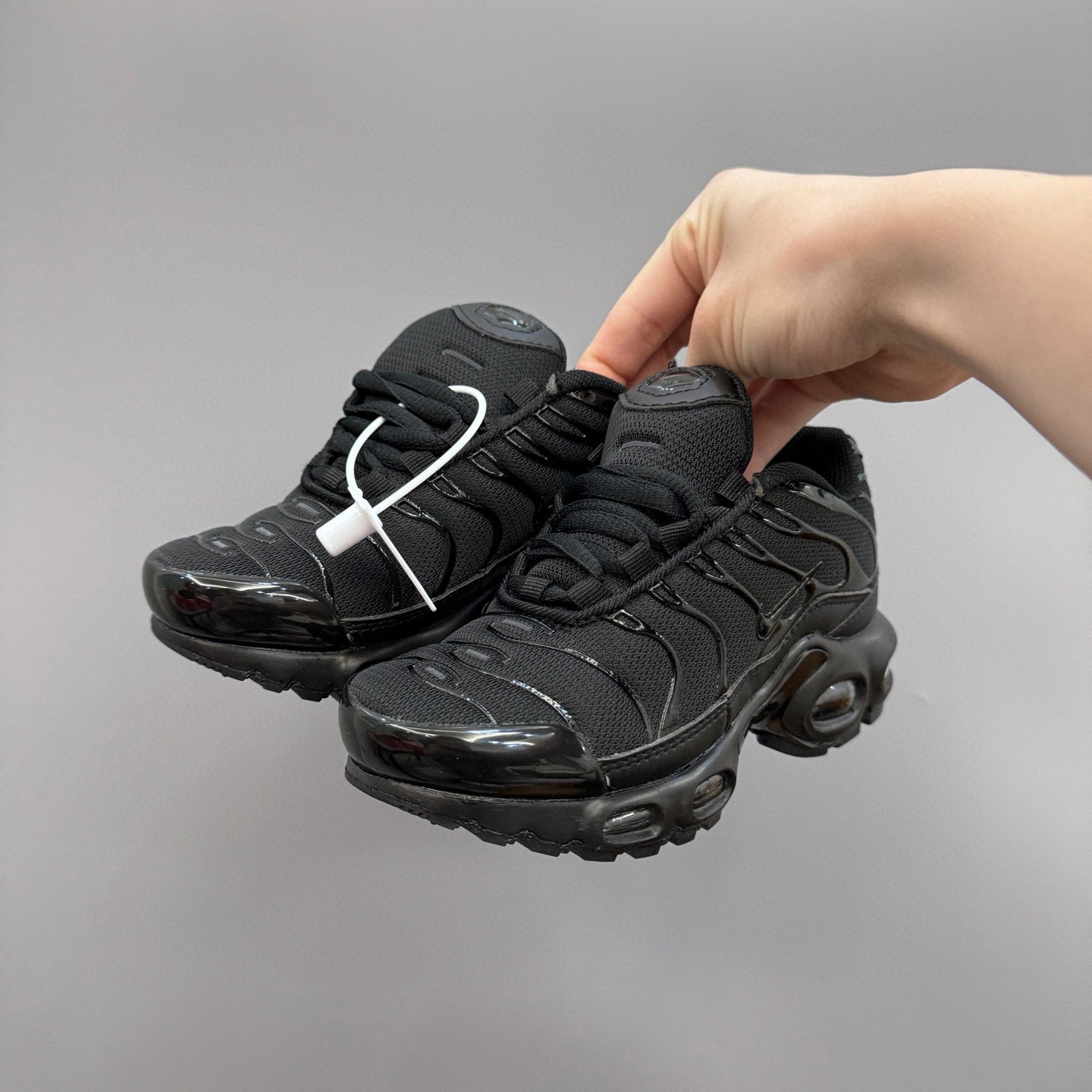 Nike Air Max Plus running shoes " black "