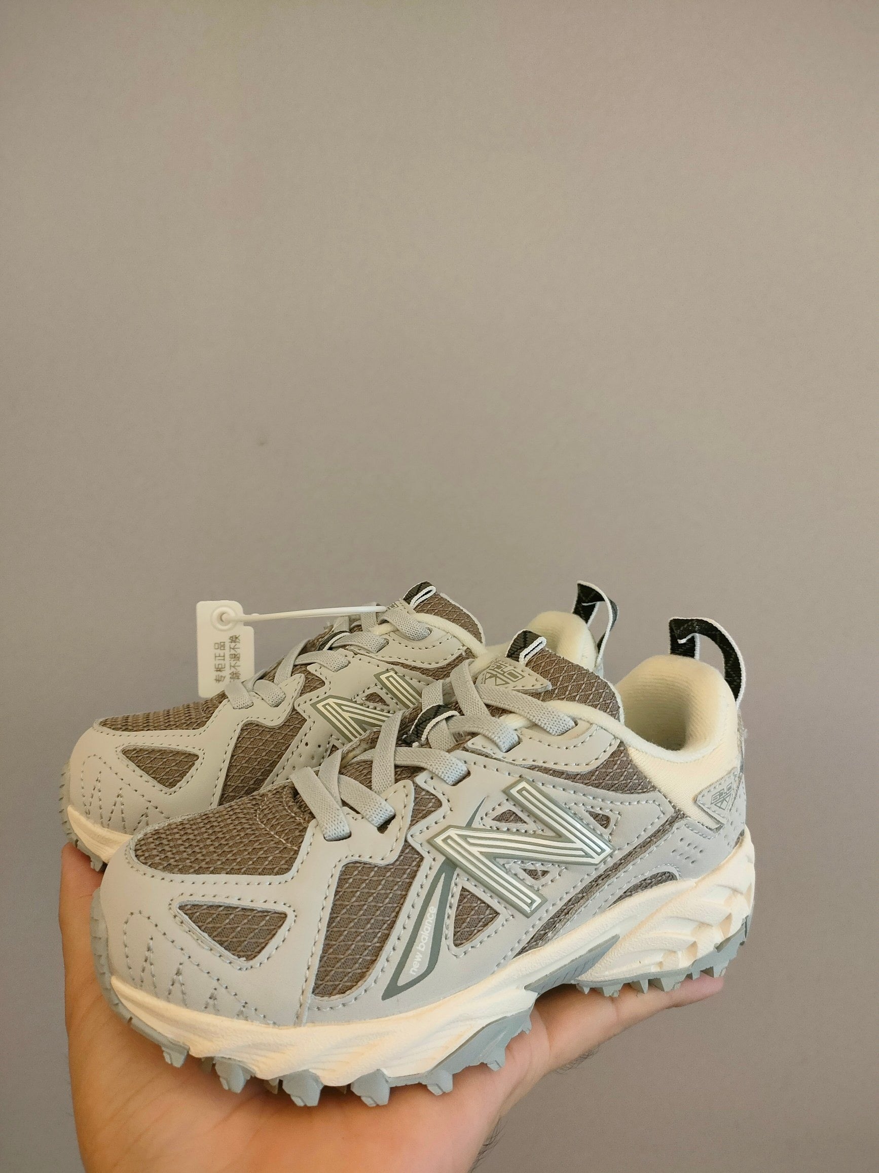 NB610 children's outdoor shoes" gray, brown"