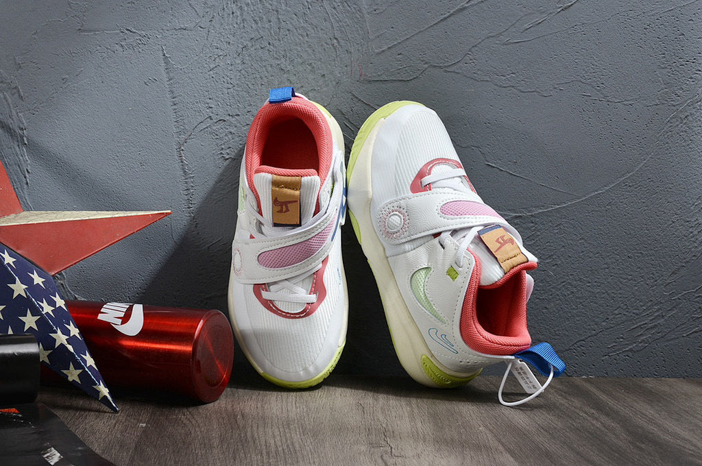 Nike's new UFO slip-on shoes for children" white"