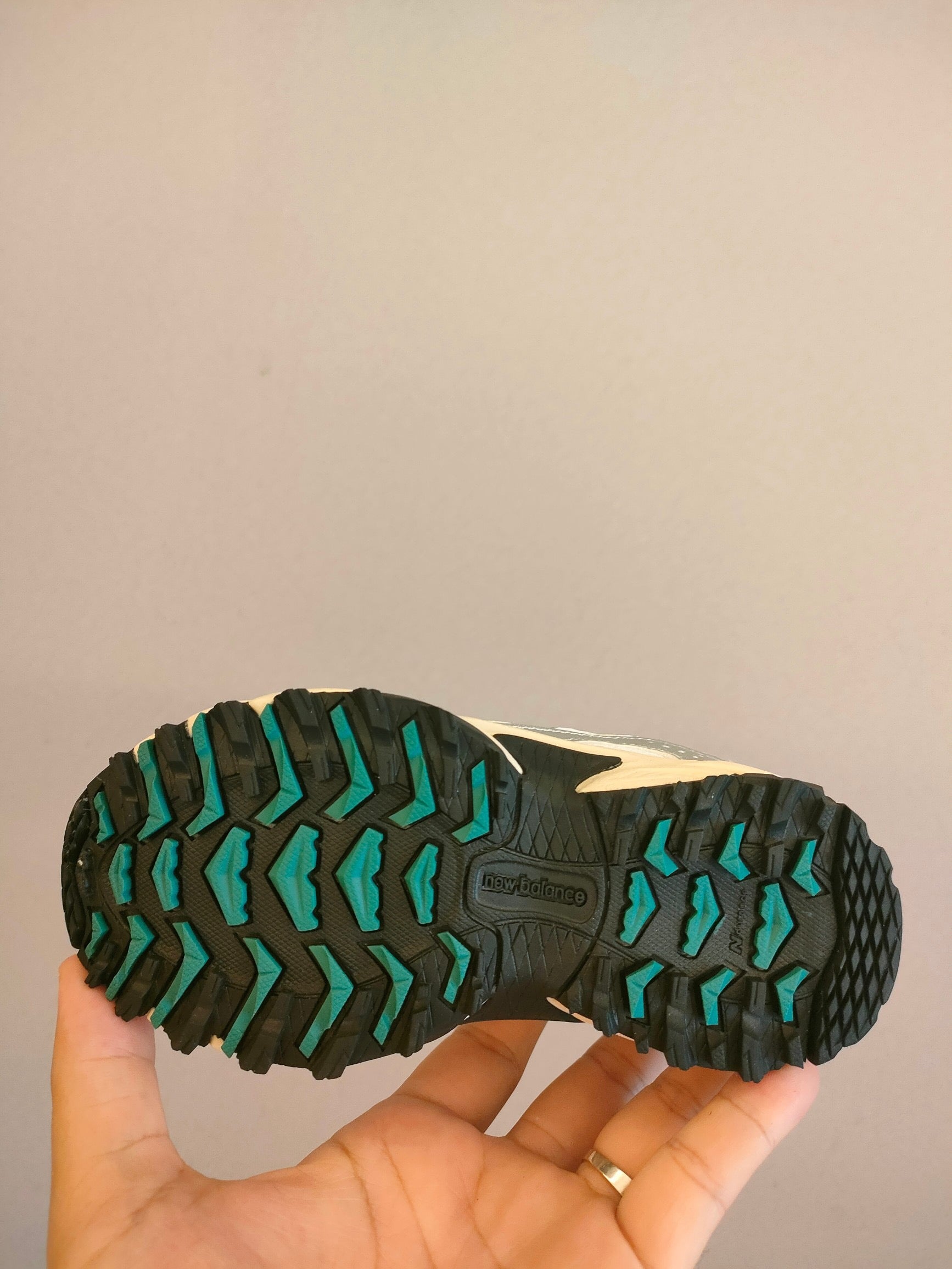 NB610 children's outdoor shoes" silver"