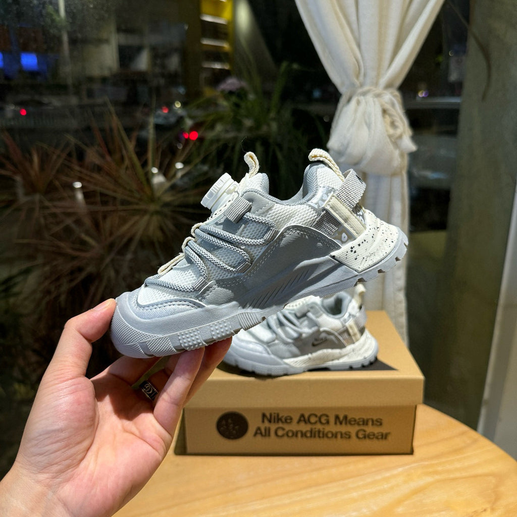 Nike ACG outdoor hiking shoes