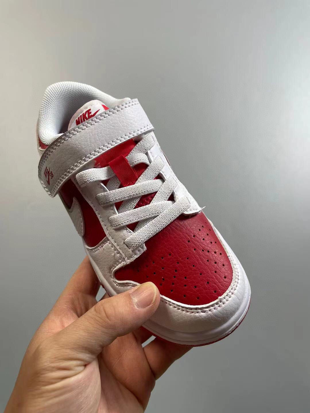 Nike SB single buckle sneakers" white, red"