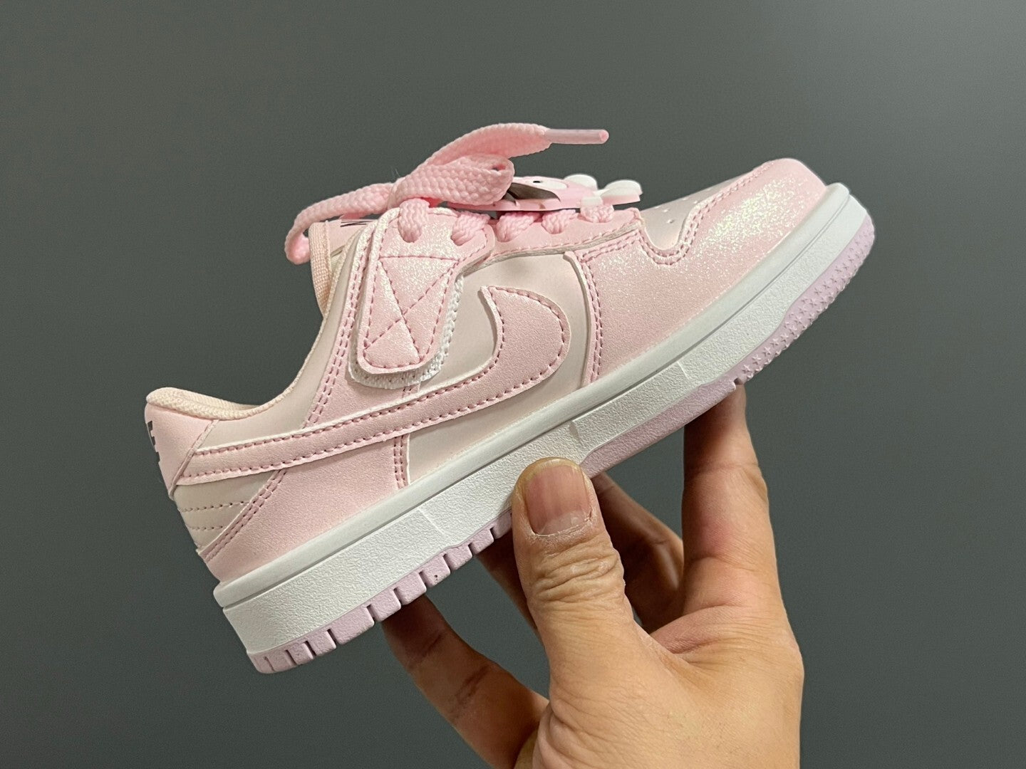 S-shaped low-top co-branded cartoon Velcro " Pink"