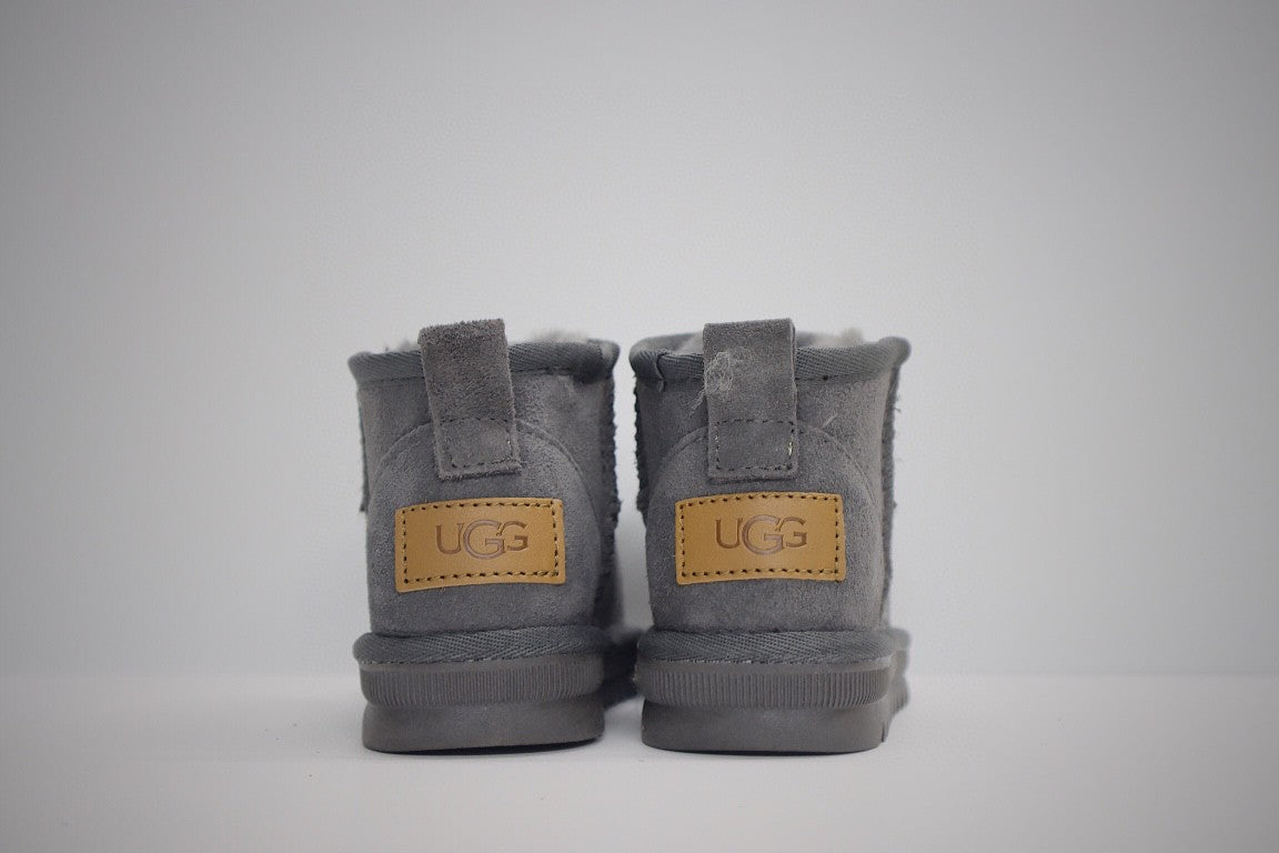 low-top UGG ankle boots" gray"