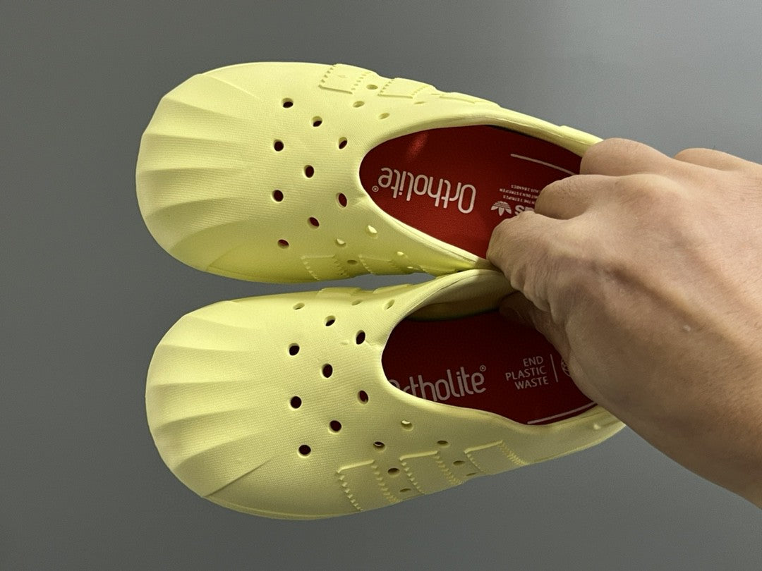Soft shell hole slip-on sandals for children" light yellow"