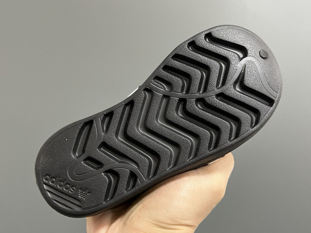 Soft shell hole slip-on sandals for children" black"