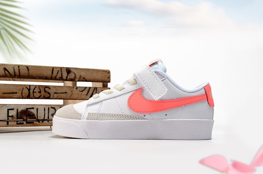 New colorway for the Trail Blazers low-top" white, pink"