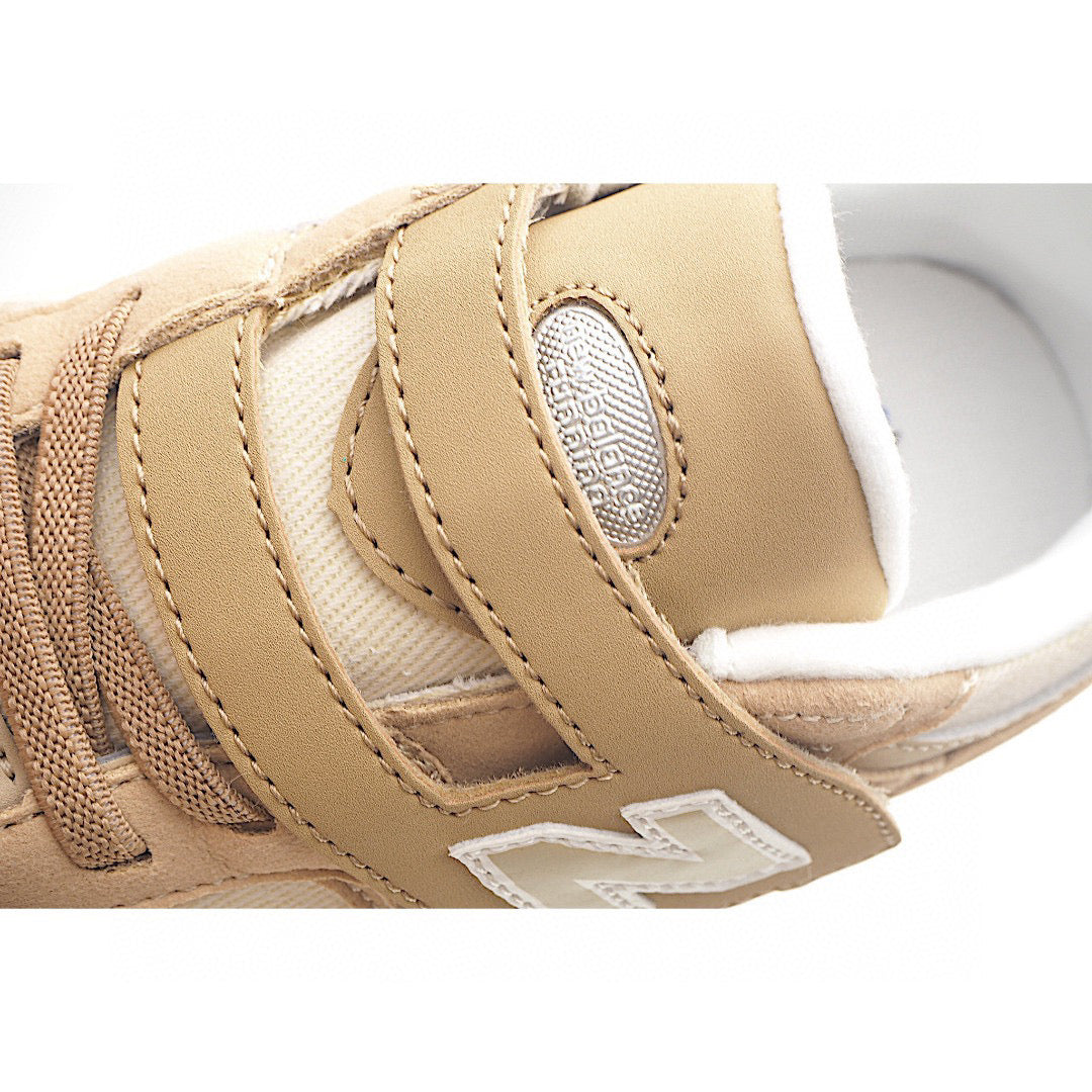 NB327 Rotating Buckle Waffle Gump Children's Shoes"beige"