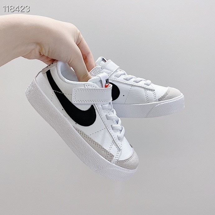 NK Trailblazer Graffiti Low-top" white, pink"