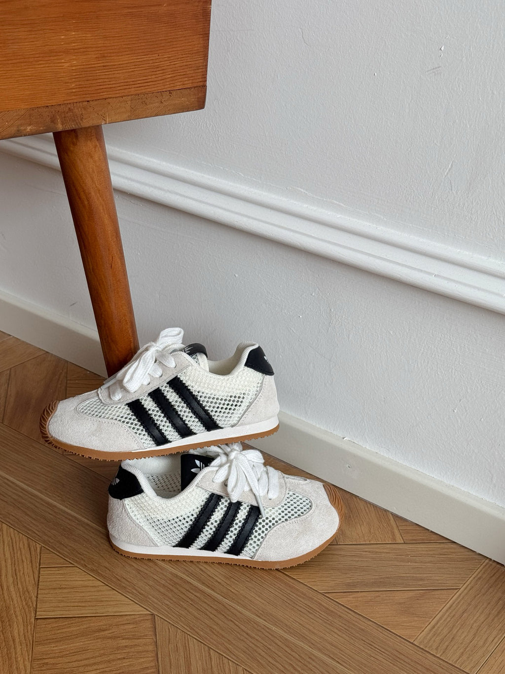 Adidas clover pig eight leather hollow mesh sneakers" white, black"