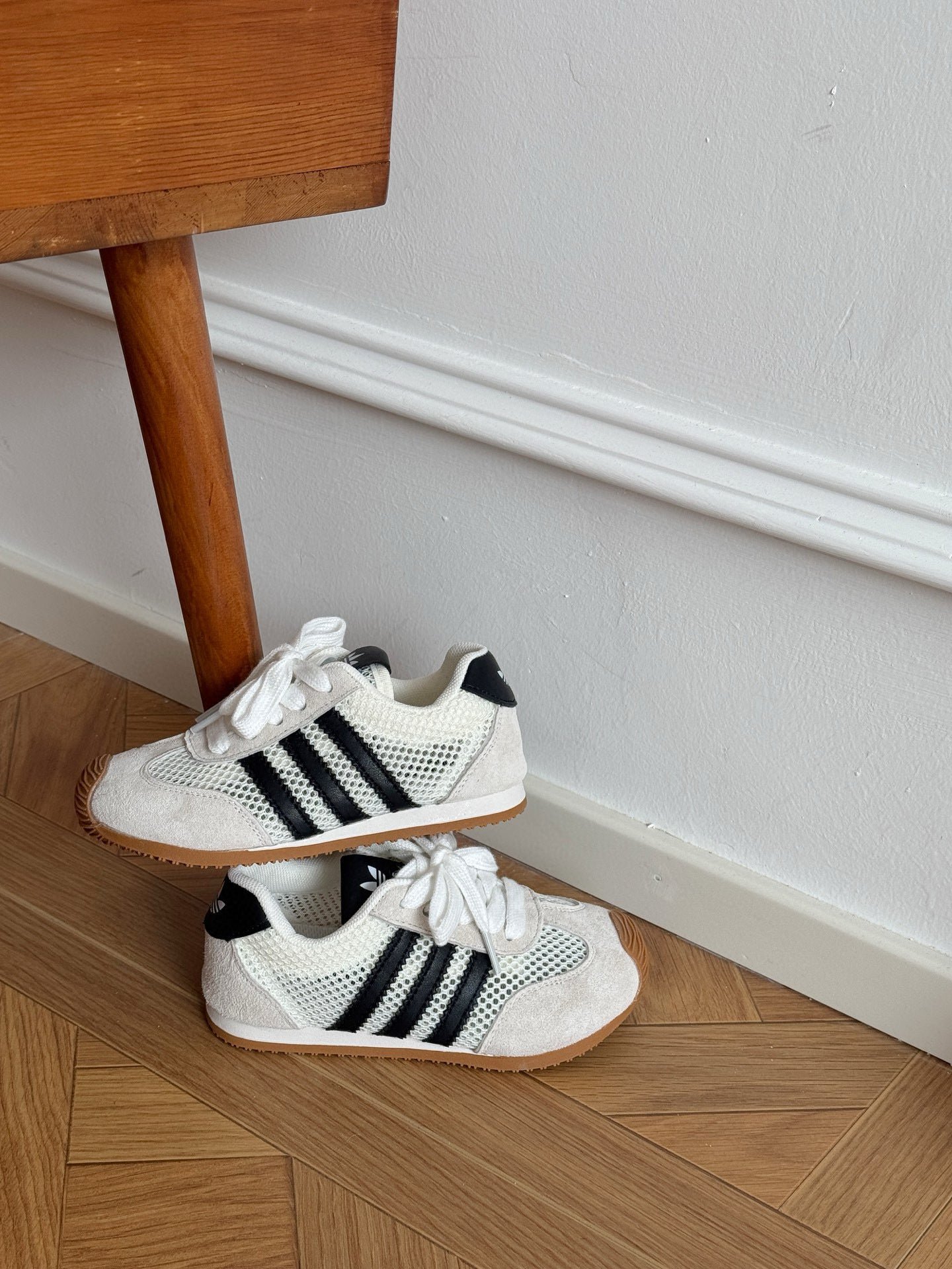 Adidas clover pig eight leather hollow mesh sneakers" white, black"