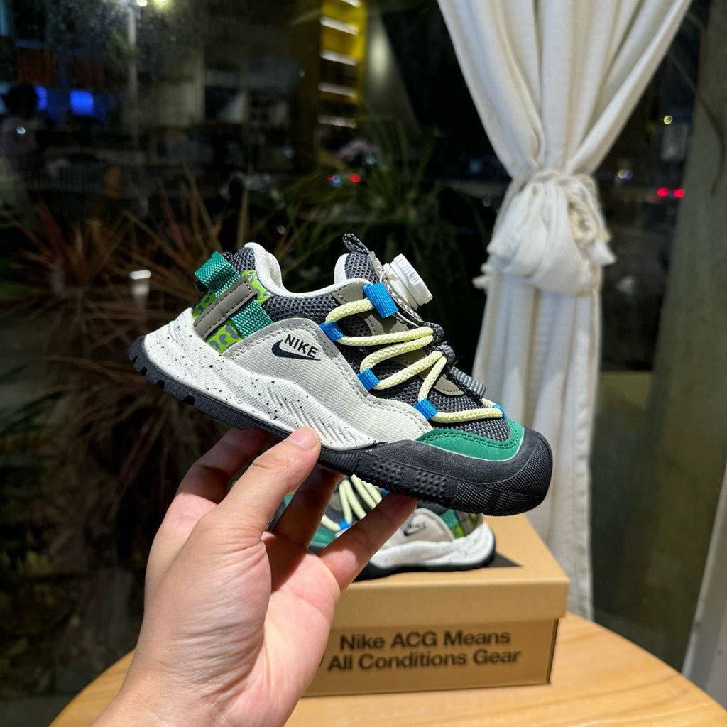 Nike ACG outdoor hiking shoes