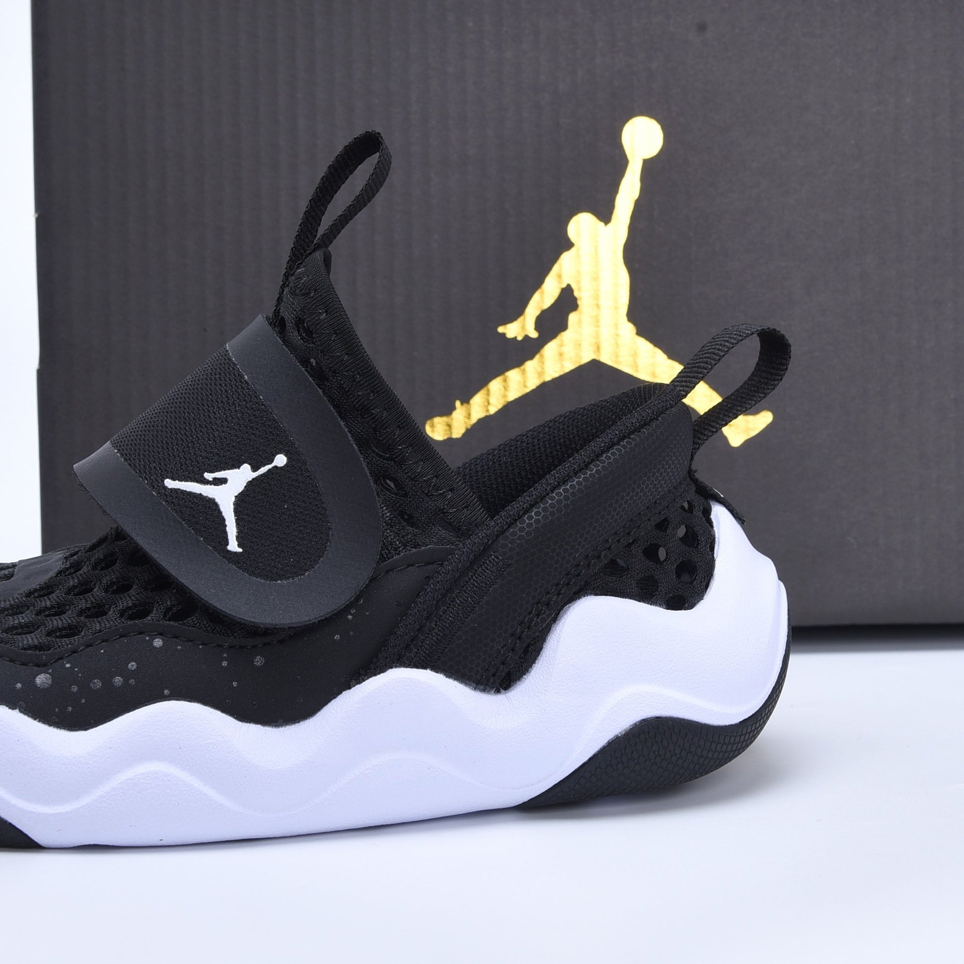 Jordan Little Shark Mesh Shoes for Kids "black"