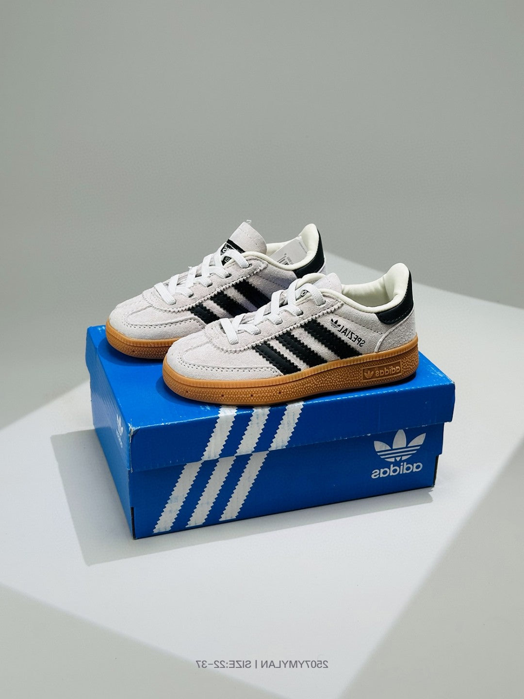 Adidas HANDBALL SPEZIAL Clover College Style Retro" white"