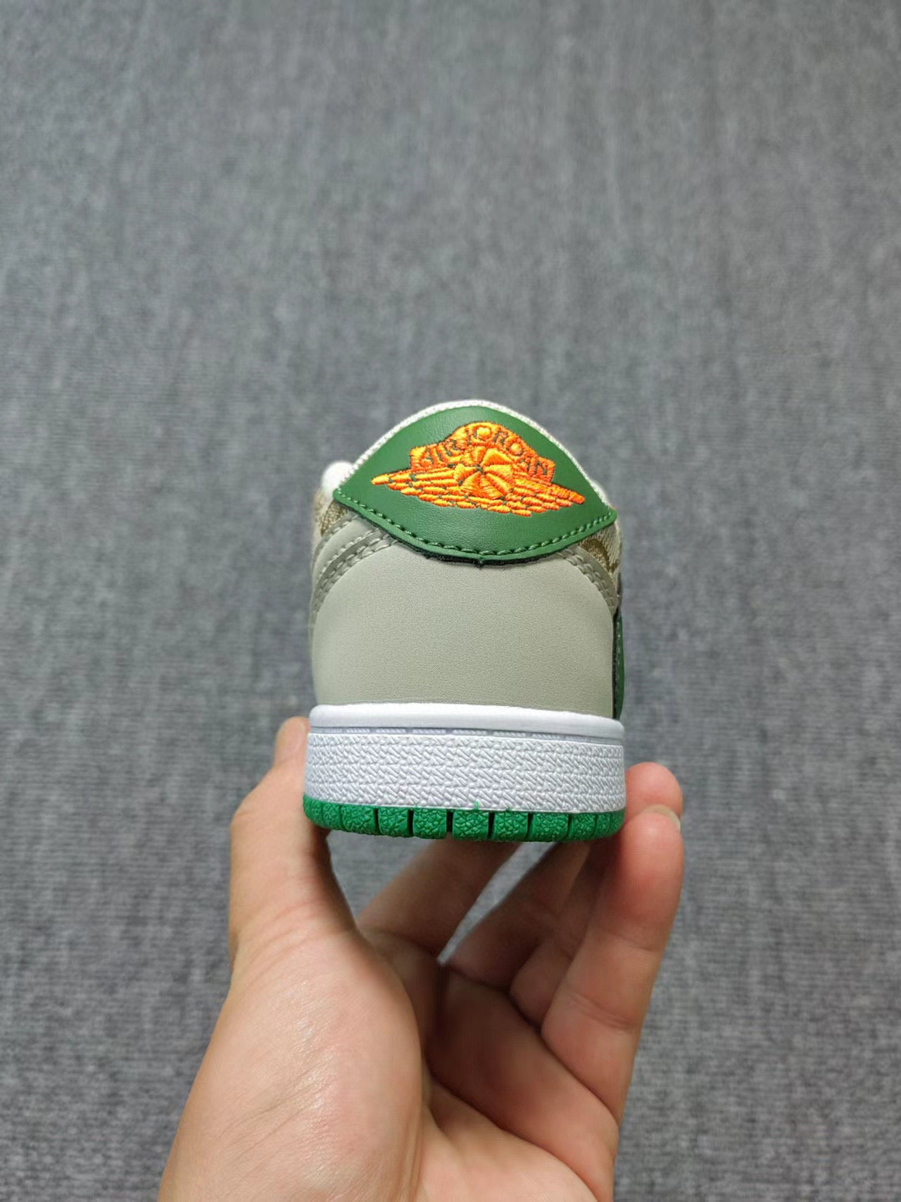Joe 1 low-top hook LV joint sneakers "beige , off white, green, orange'