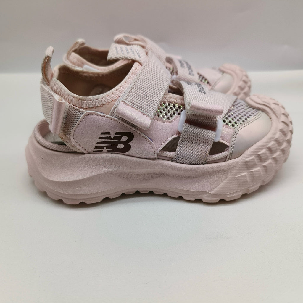 closed toe sandals" Light Pink / Blush"