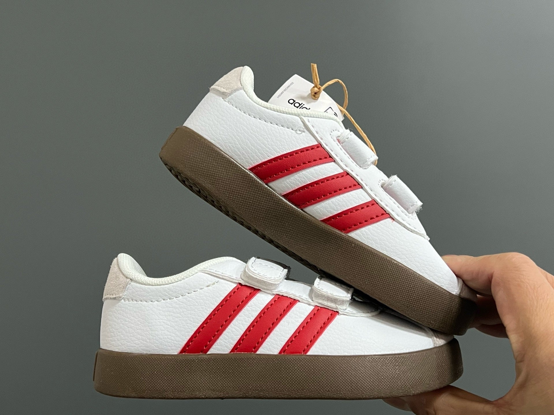 Adidas tennis shoes" white, red"