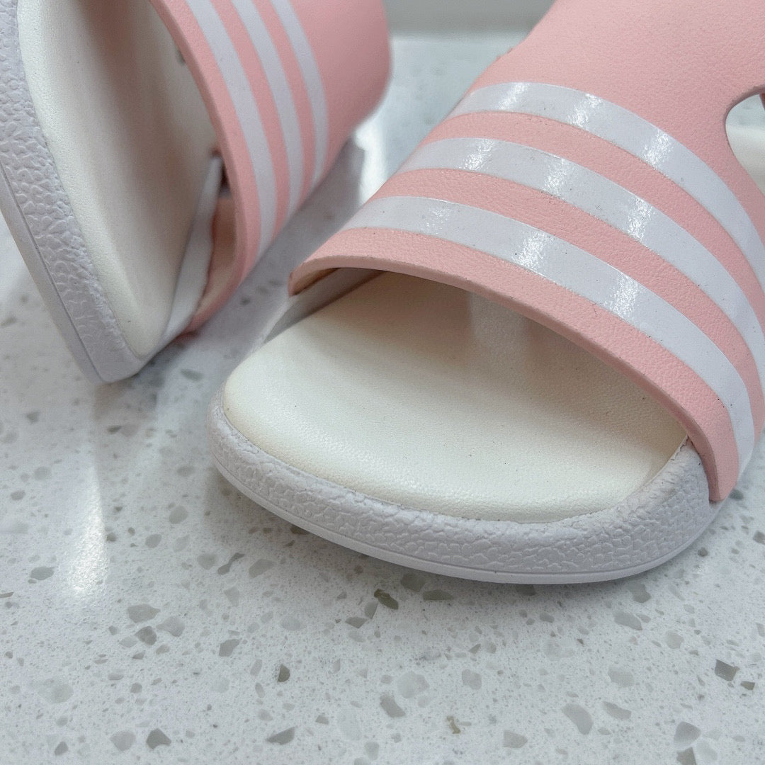 Adidas clover new sandals" pink"