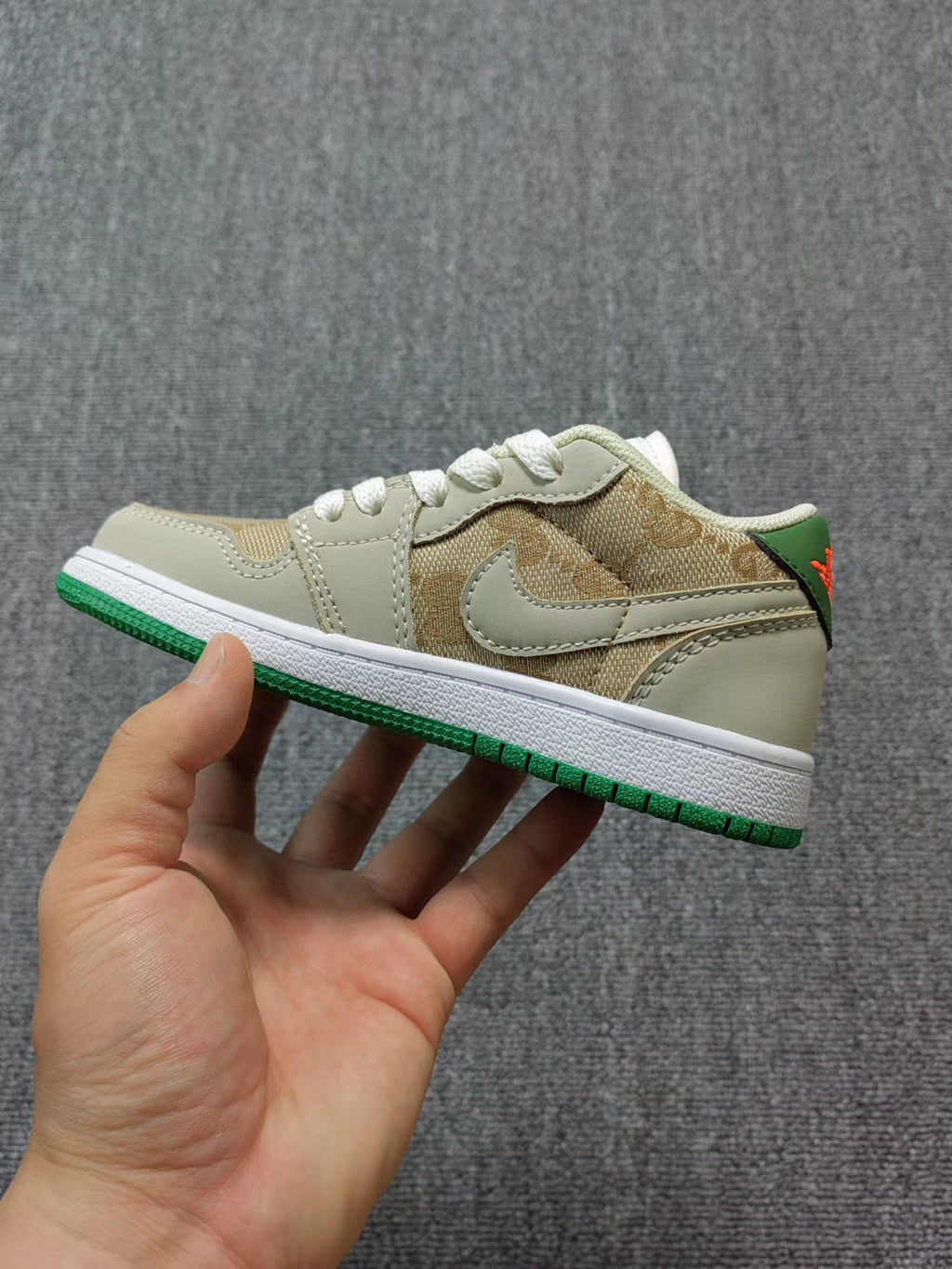 Joe 1 low-top hook LV joint sneakers "beige , off white, green, orange'