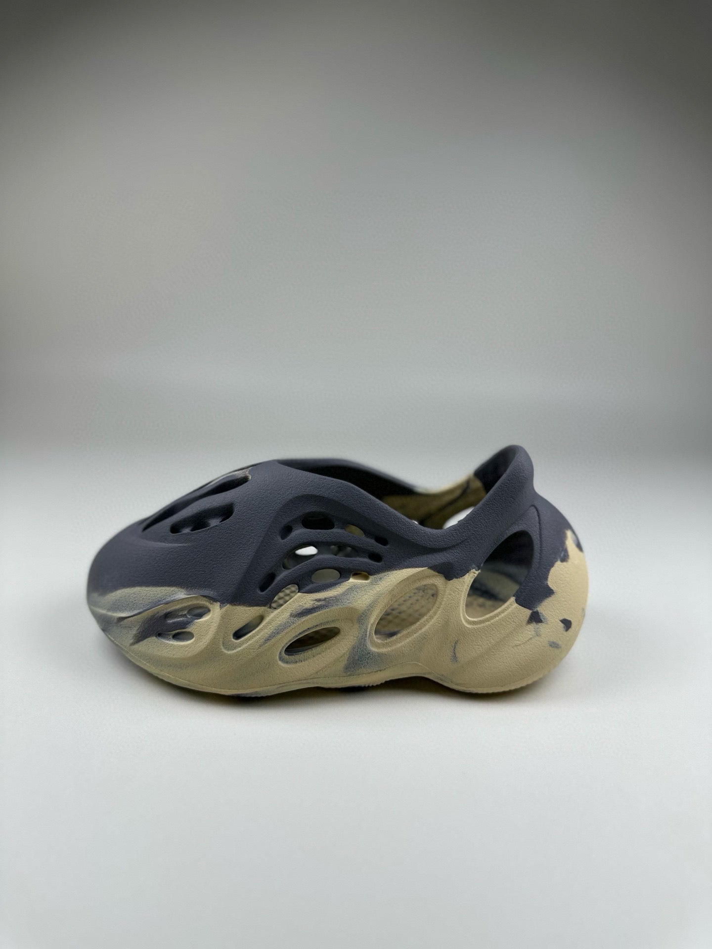 Coconut Crocs" light gray, cream"