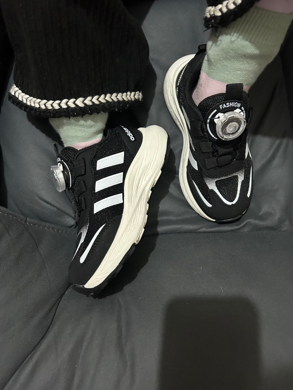 Adidas twist button mesh children's" black, white"
