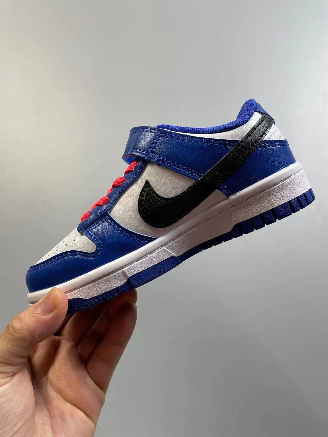 Nike SB single buckle sneakers" white, blue"