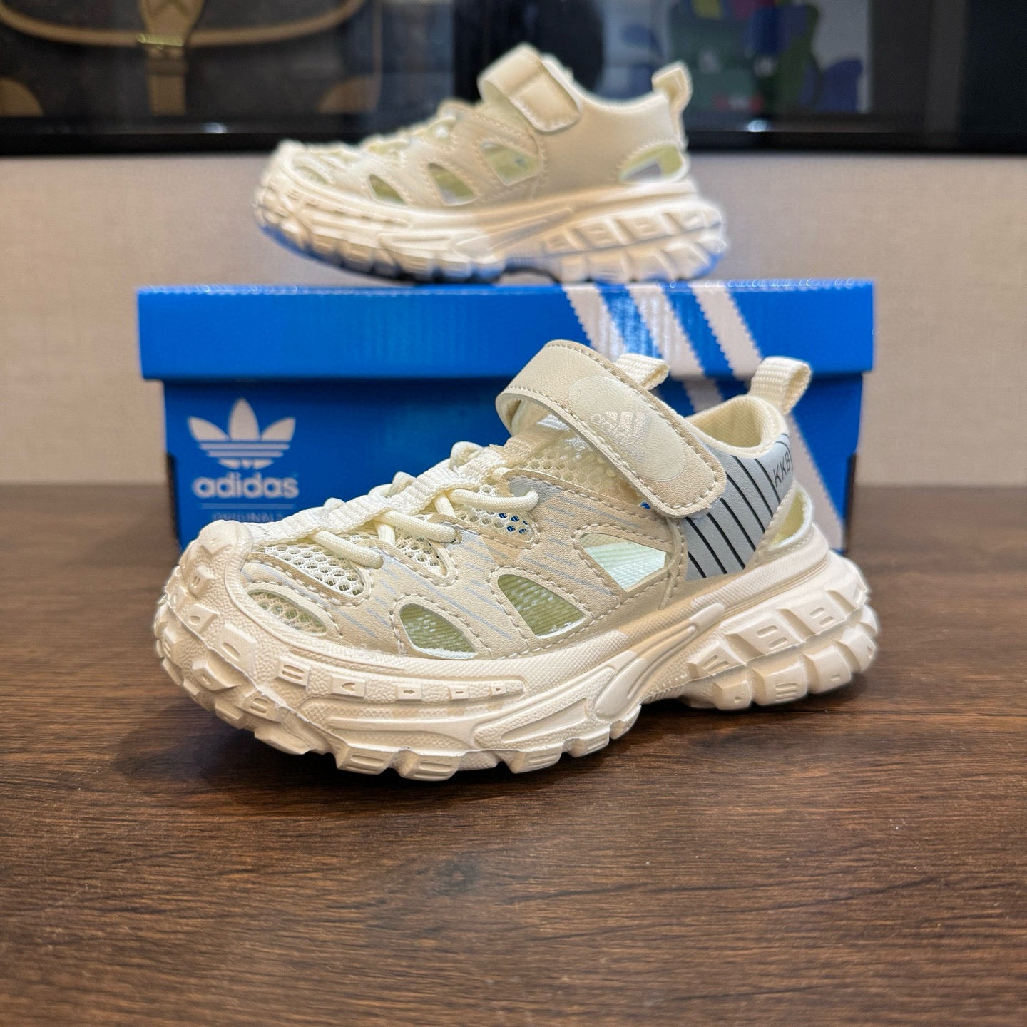 Adidas tire bottom beach shoes"beige"