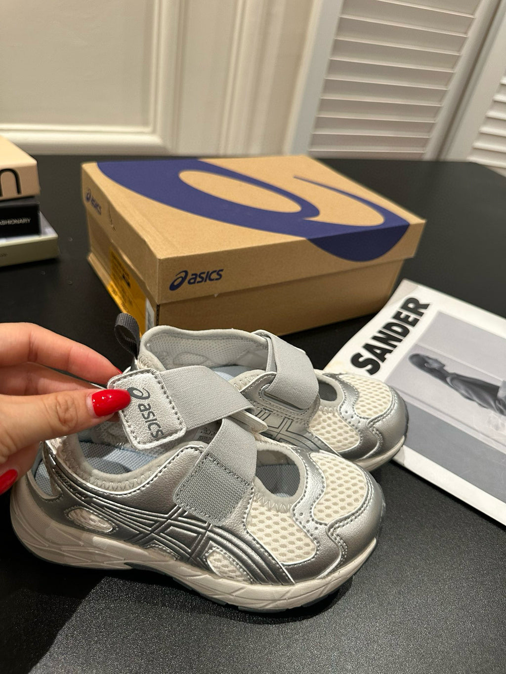 YSS closed toe sandals" silver"