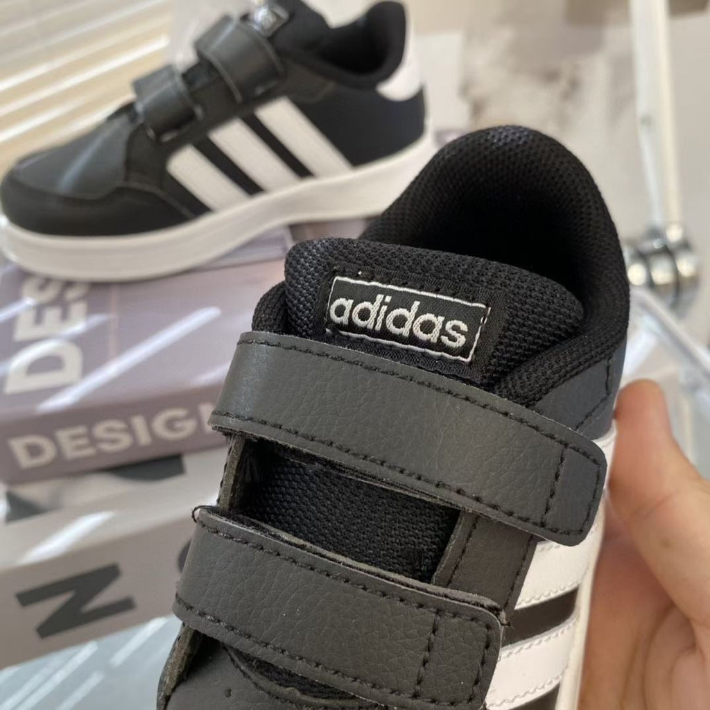 Adidas co-branded Velcro children's shoes" black, white"