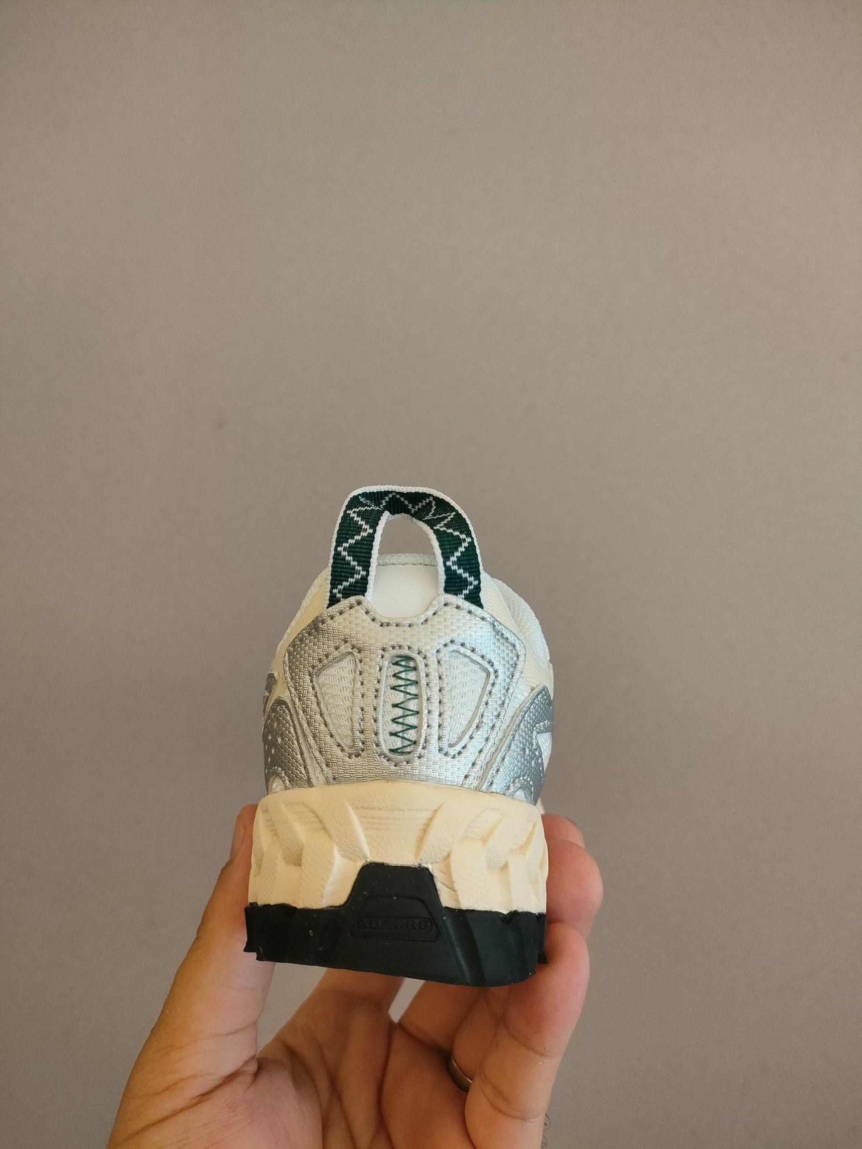 NB610 children's outdoor shoes" silver"