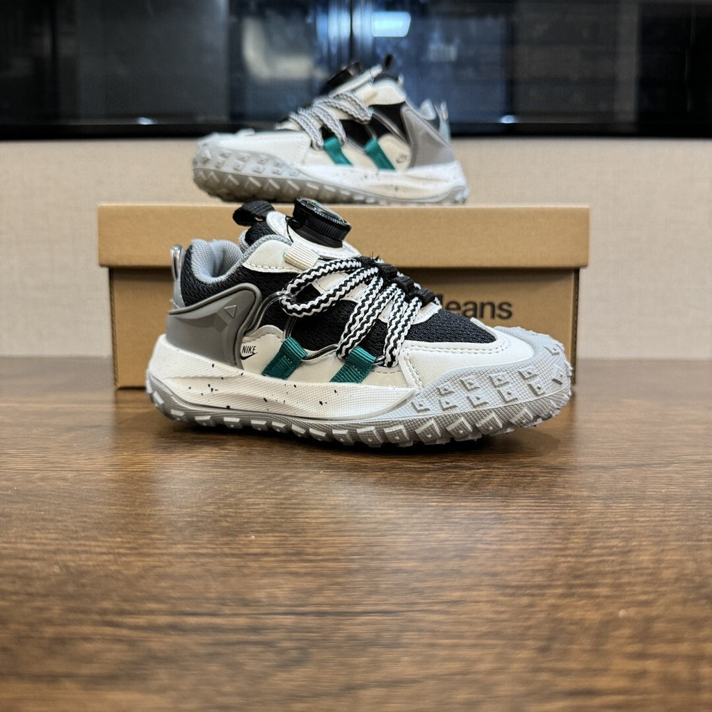 Nike ACG outdoor hiking shoes