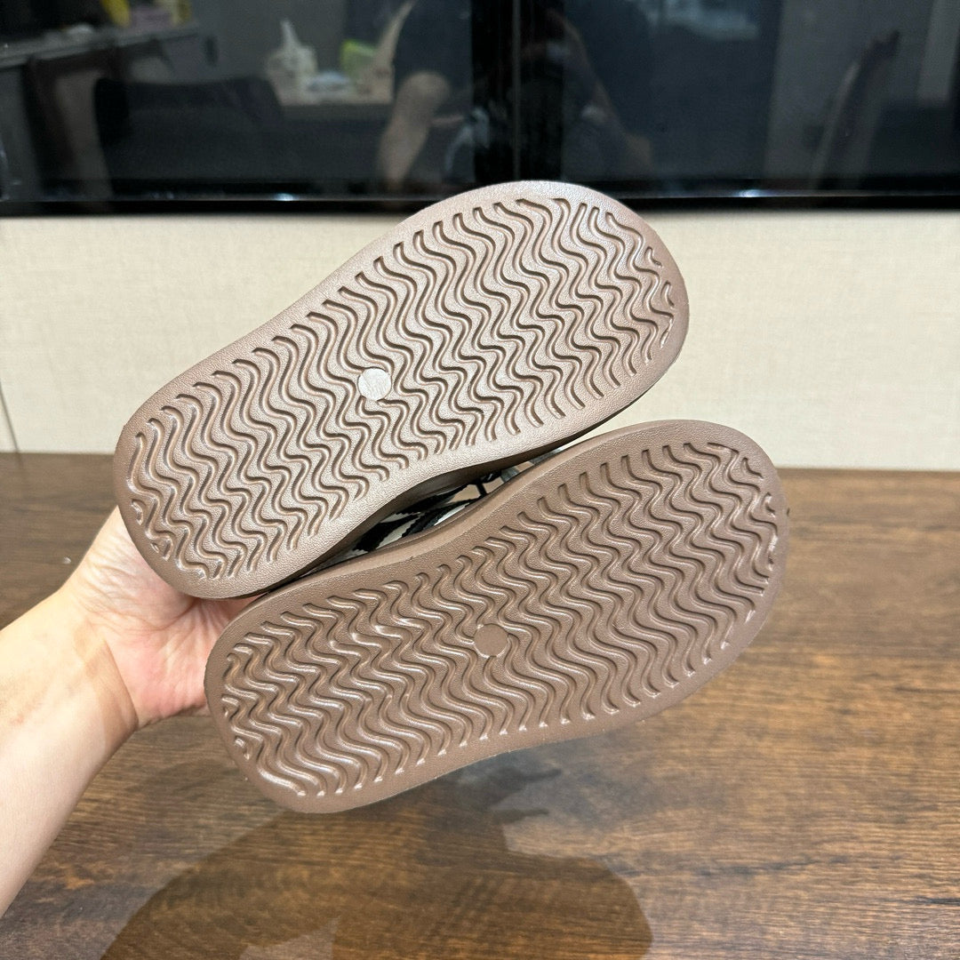 Adidas training invisible Velcro sneakers" white, black"