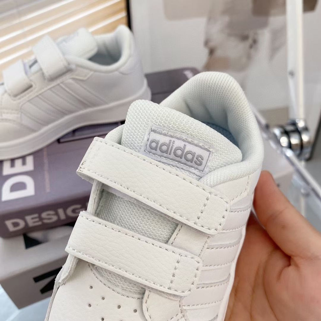 Adidas co-branded Velcro children's shoes" white"