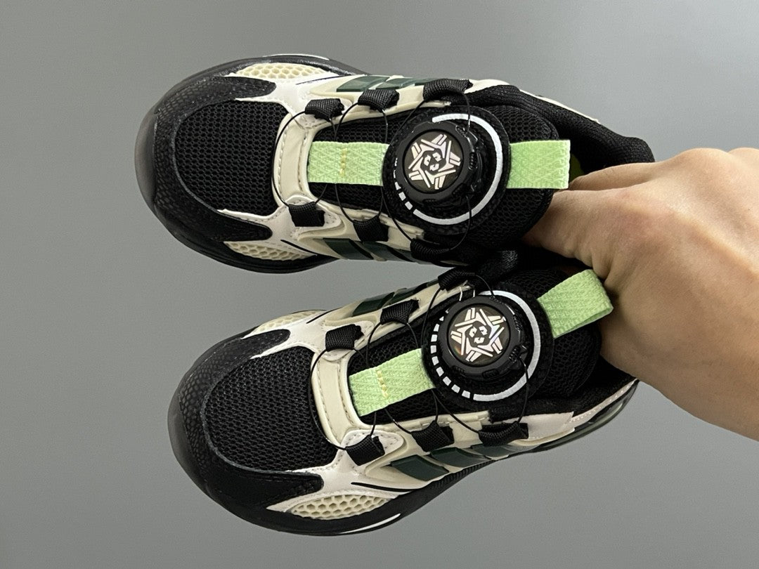 Trefoil rotating button children's shoes