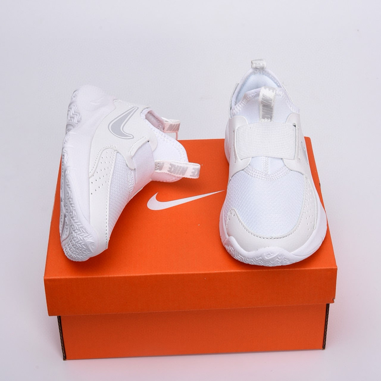 Nike slip-on running shoes" white"