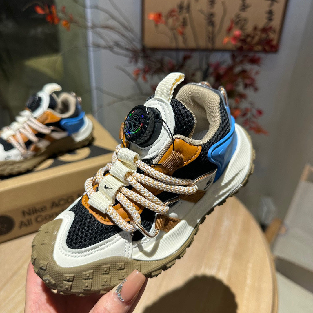 Nike ACG outdoor hiking shoes