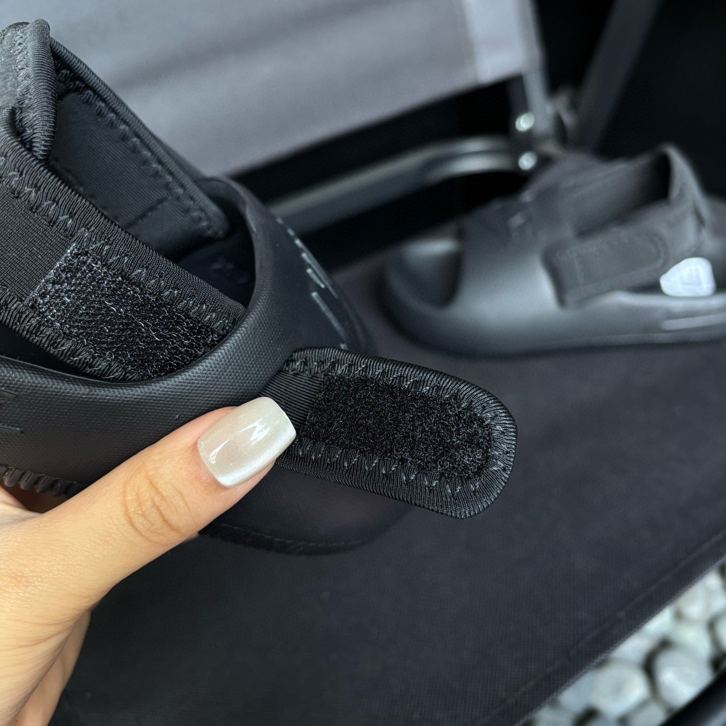 Nike open toe Velcro two-way sandals" black"