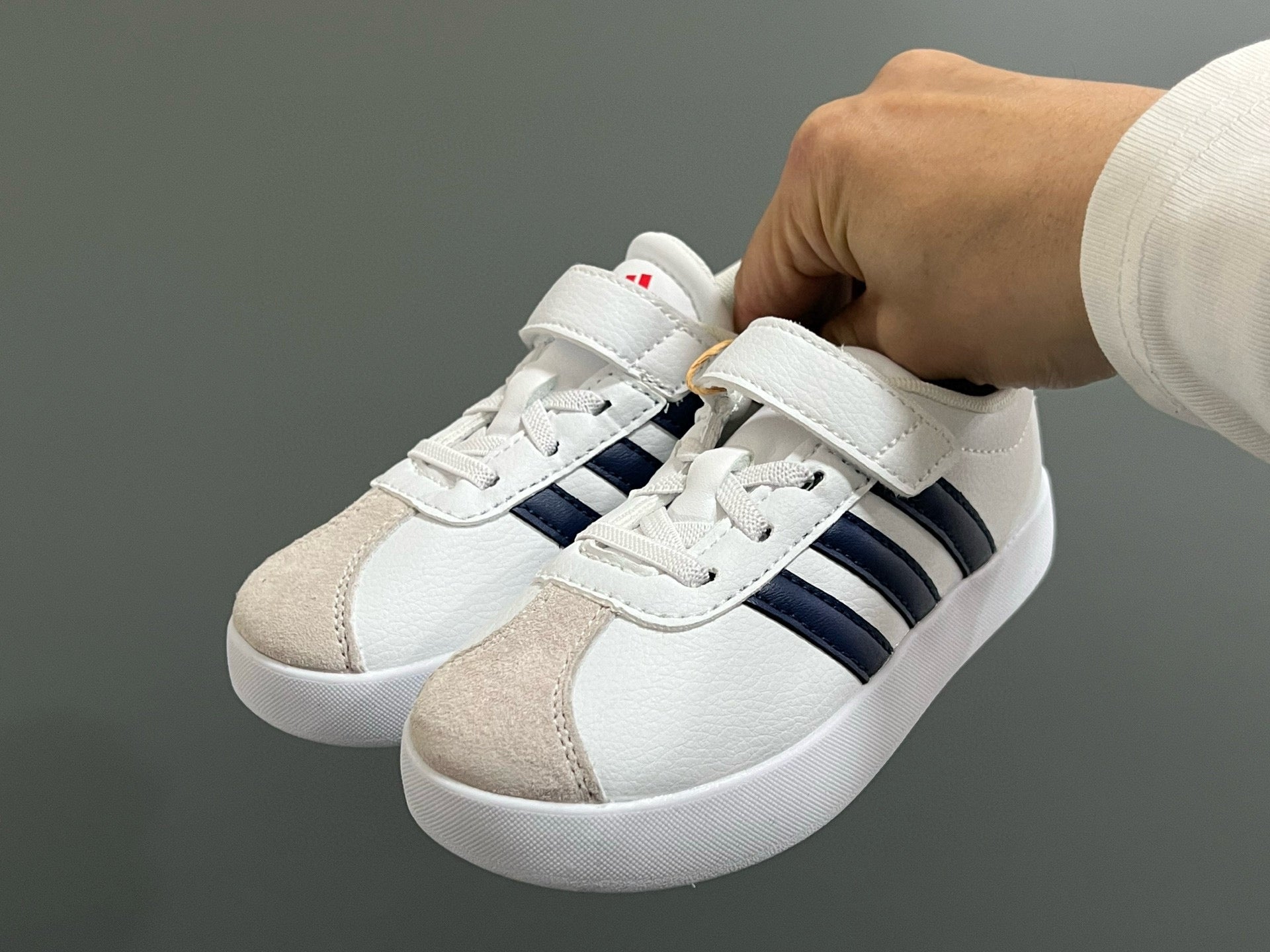 Adidas tennis shoes" white, Navy"
