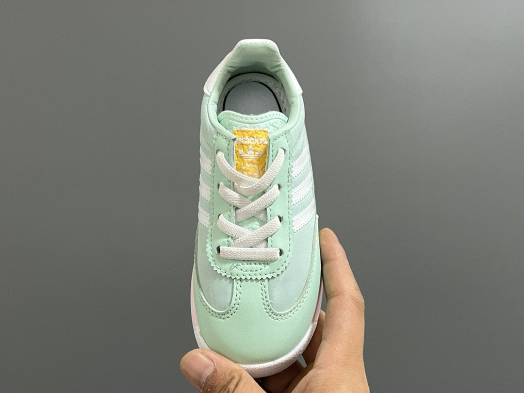 AD Kuehne & Son's new SL-72 children's elastic retro" mint green"