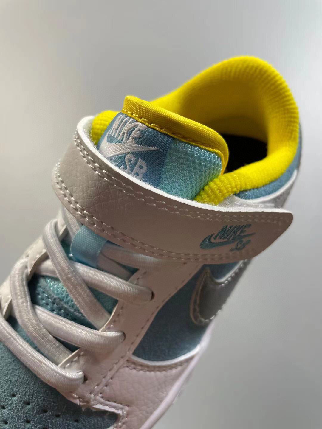Nike SB single buckle sneakers" white, blue"