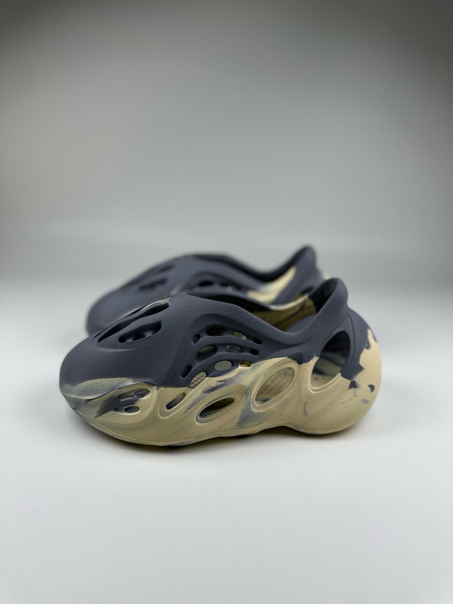 Coconut Crocs" light gray, cream"