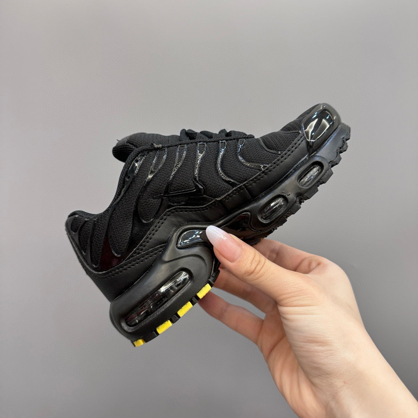 Nike Air Max Plus running shoes " Yellow, black"