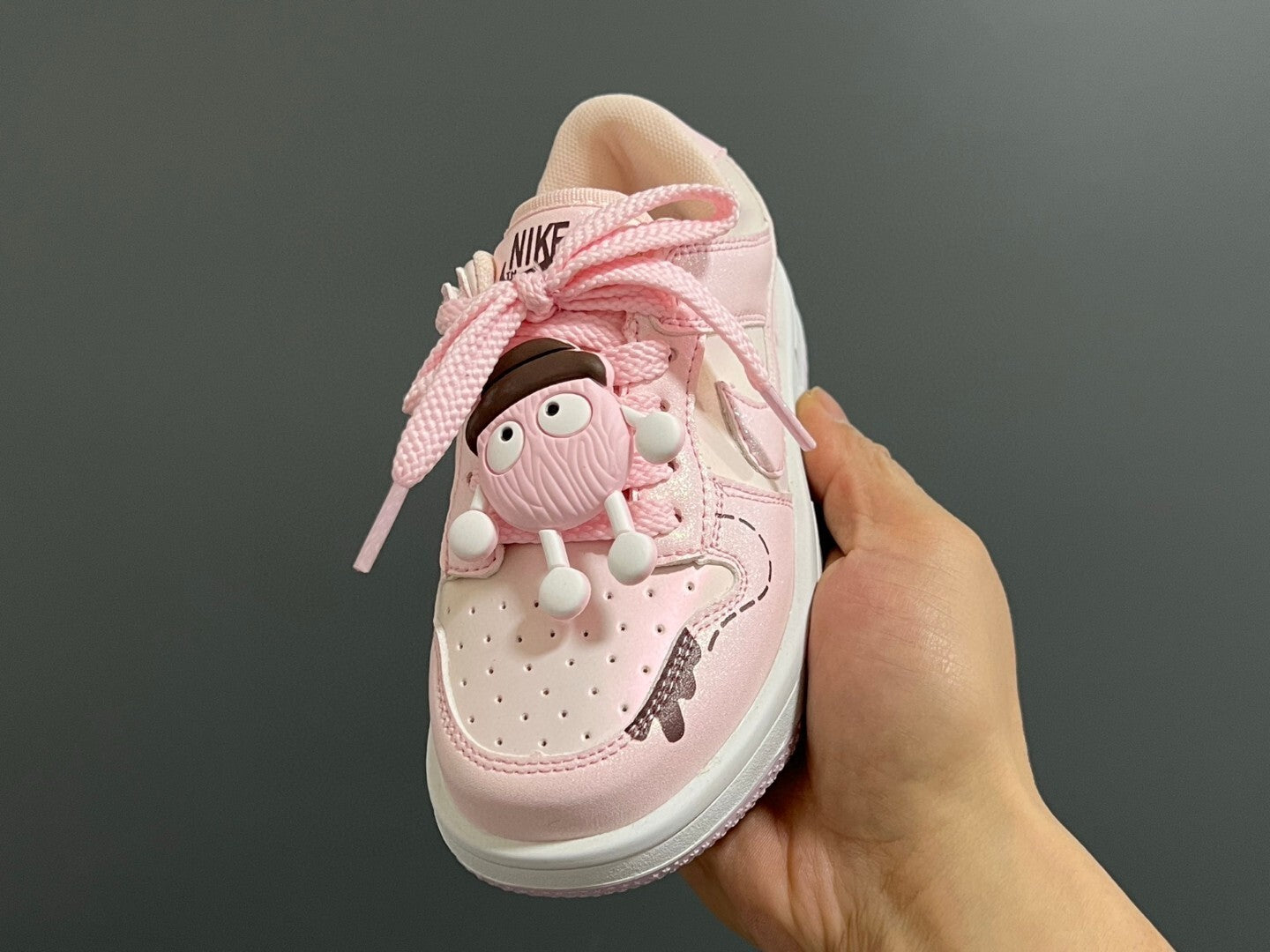 S-shaped low-top co-branded cartoon Velcro " Pink"