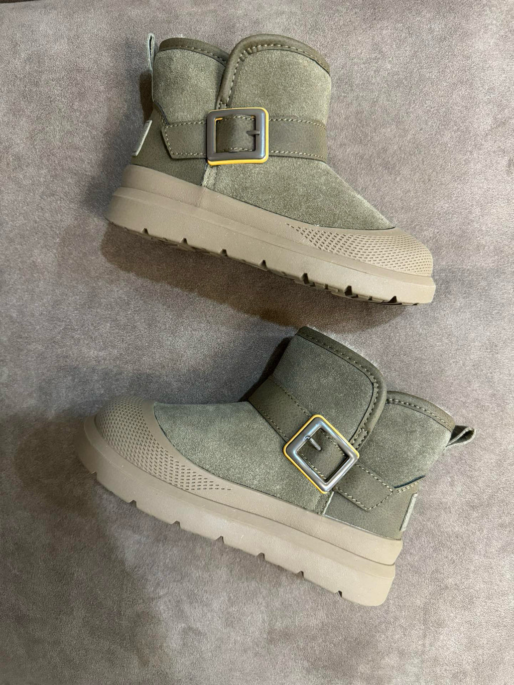 U-GG leather buckle mid-cut" olive green"
