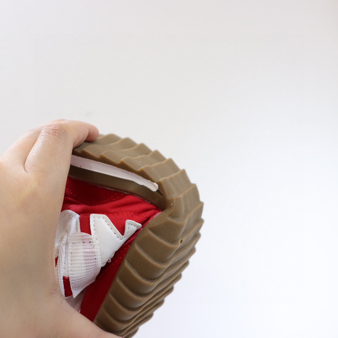 NB overseas version of the shoes" red"