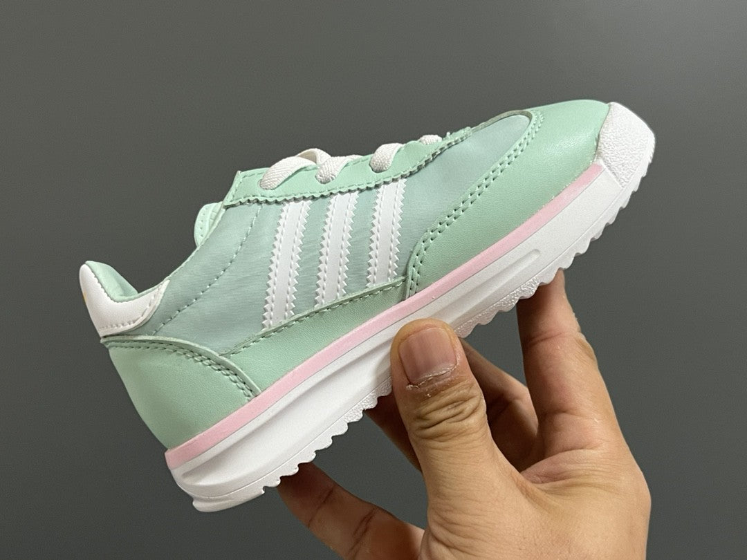 AD Kuehne & Son's new SL-72 children's elastic retro" mint green"