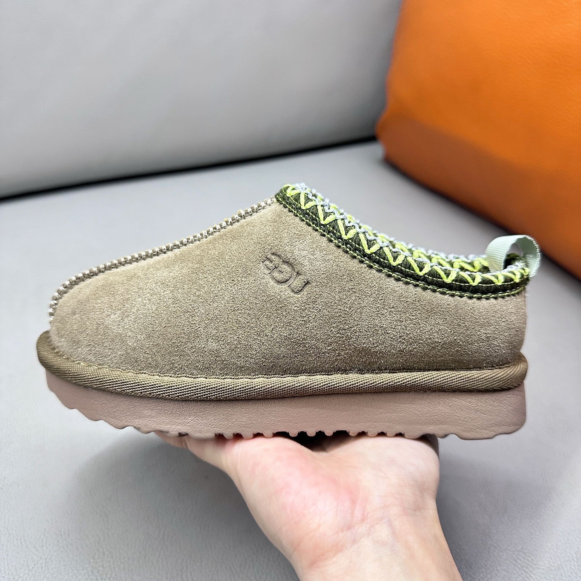 U-GG correct version" light brown"