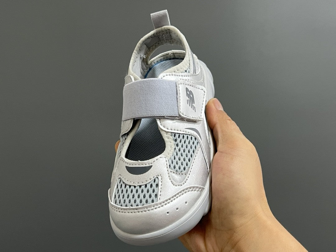 NB new 920 Mary Jane mesh stitching Velcro children's sandals" silver"